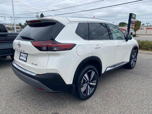 2022 Nissan Rogue SL