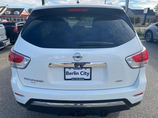 2016 Nissan Pathfinder S