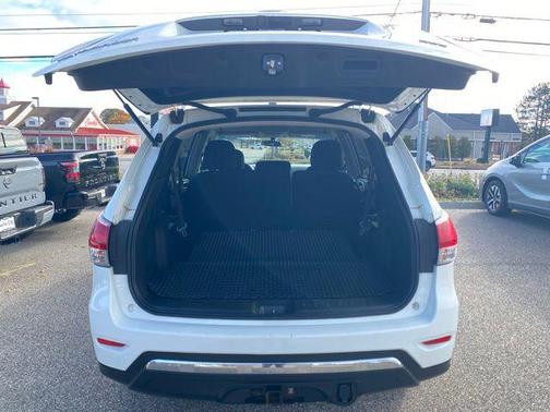 2016 Nissan Pathfinder S