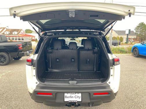 2023 Nissan Pathfinder Rock Creek 4WD
