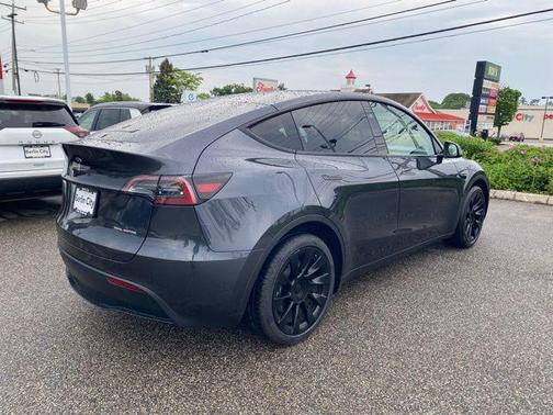 2024 Tesla Model Y Long Range Dual Motor All-Wheel Drive