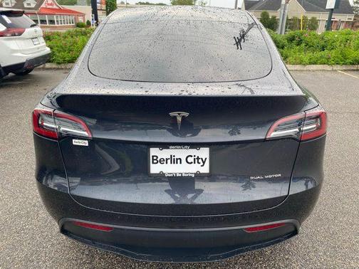 2024 Tesla Model Y Long Range Dual Motor All-Wheel Drive