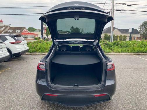 2024 Tesla Model Y Long Range Dual Motor All-Wheel Drive