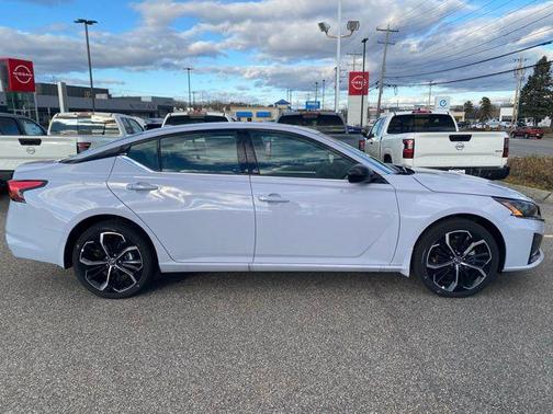 2025 Nissan Altima SR AWD