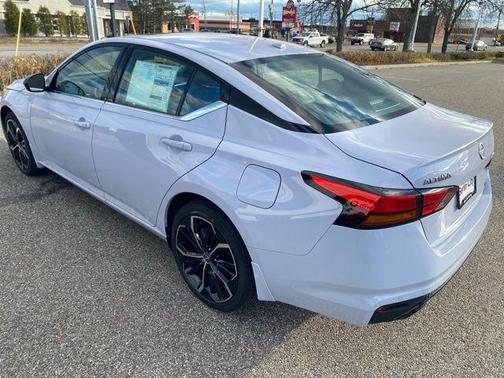 2025 Nissan Altima SR AWD