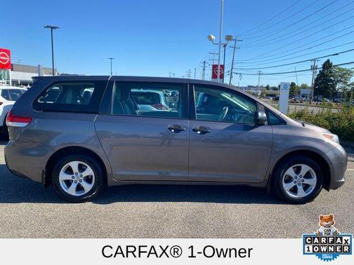 2011 Toyota Sienna LE
