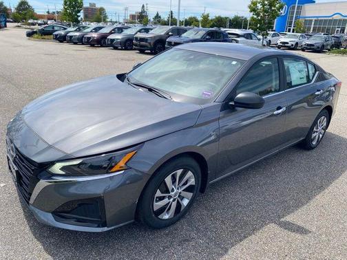 2025 Nissan Altima S FWD