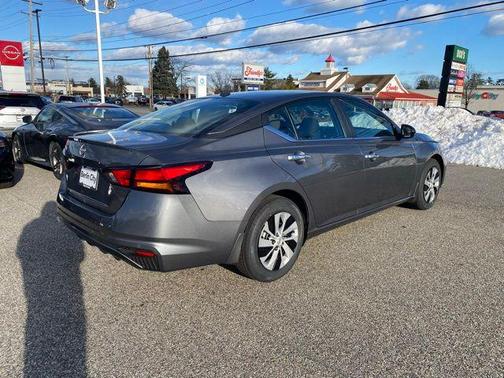 2025 Nissan Altima S FWD