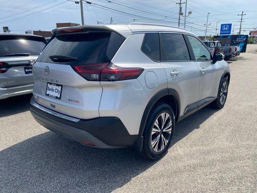 Brilliant Silver Metallic 2023 Nissan Rogue SV