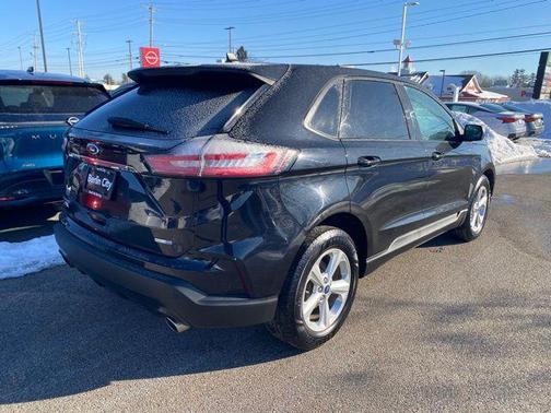 2020 Ford Edge SE