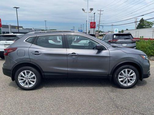 2022 Nissan Rogue Sport SV