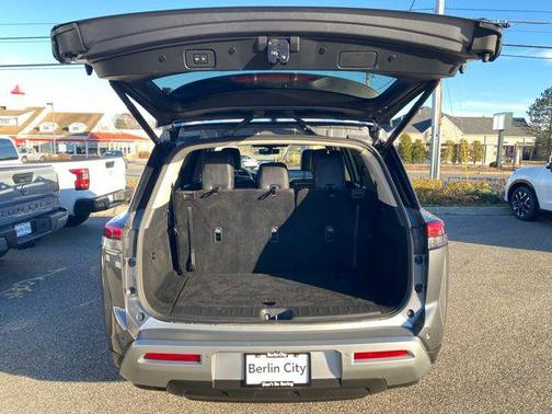 2024 Nissan Pathfinder SL 4WD