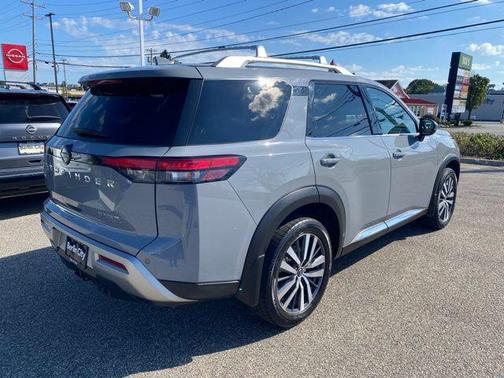 2022 Nissan Pathfinder Platinum 4WD