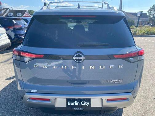 2022 Nissan Pathfinder Platinum 4WD