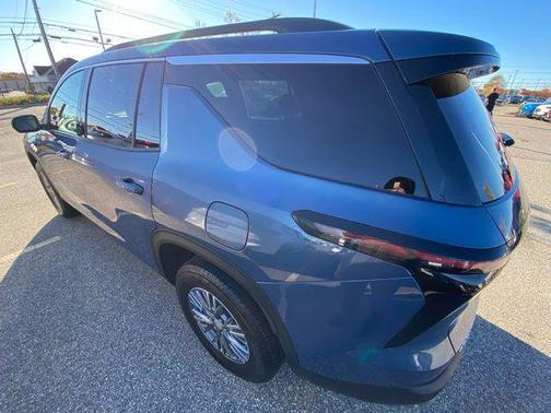 2024 Chevrolet Traverse LT