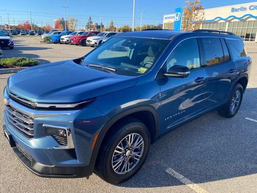 2024 Chevrolet Traverse LT