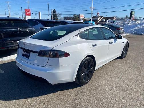 2022 Tesla Model S Base