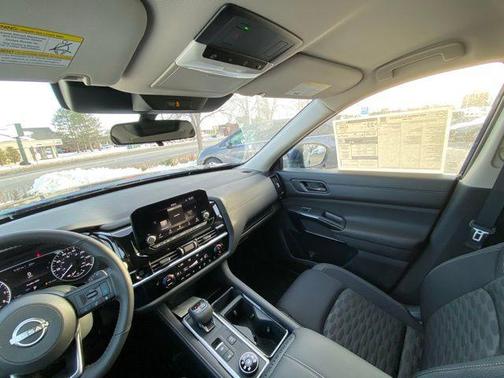 2025 Nissan Pathfinder SV 4WD