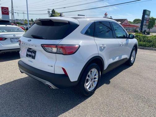 Oxford White 2020 Ford Escape SE