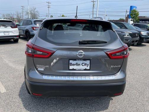 2022 Nissan Rogue Sport SV