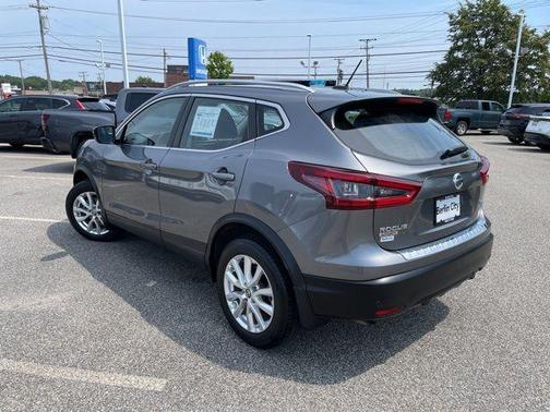 2022 Nissan Rogue Sport SV