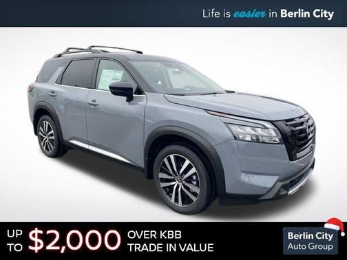 2025 Nissan Pathfinder Platinum 4WD