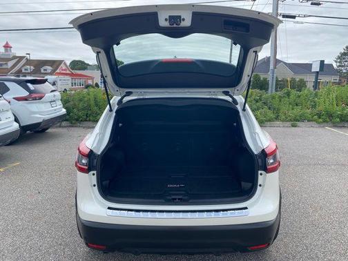 2022 Nissan Rogue Sport SV