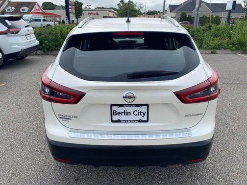 2022 Nissan Rogue Sport SV