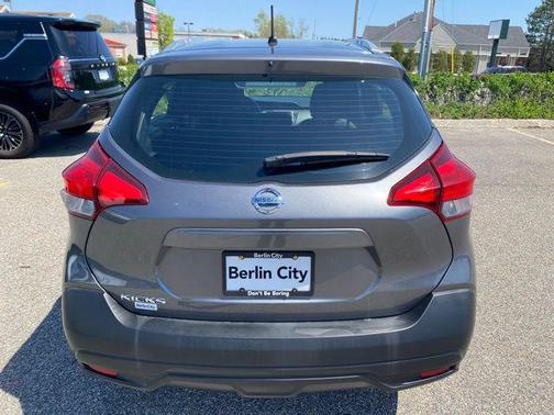 2019 Nissan Kicks S