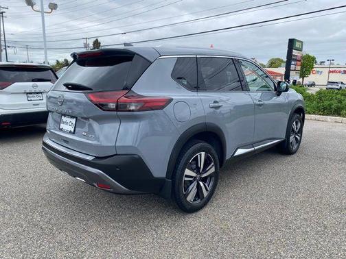 2022 Nissan Rogue SL