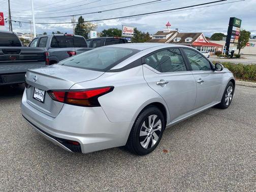 2022 Nissan Altima S FWD