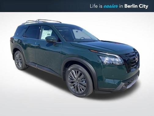 2025 Nissan Pathfinder SL 4WD