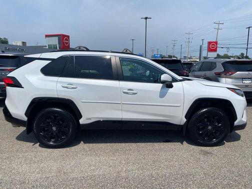2024 Toyota RAV4 Hybrid SE