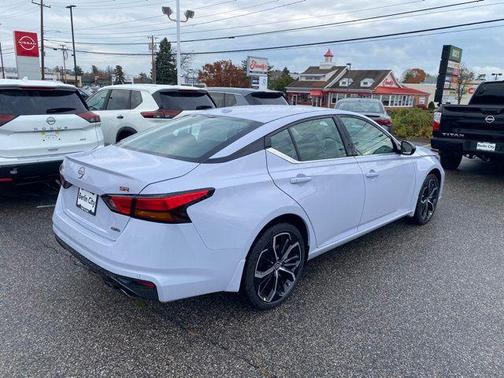 2025 Nissan Altima SR AWD