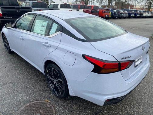 2025 Nissan Altima SR AWD