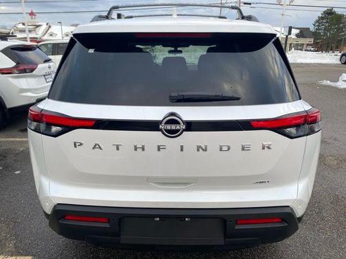 2025 Nissan Pathfinder SV 4WD