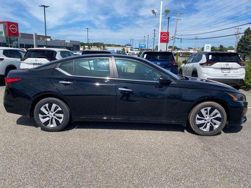 2025 Nissan Altima S FWD