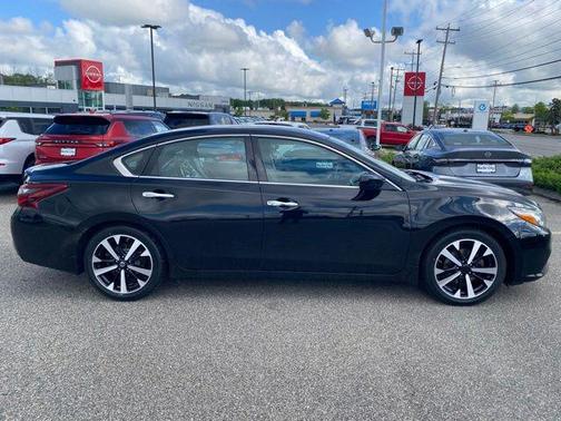 Super Black Clearcoat 2018 Nissan Altima 2.5 SR