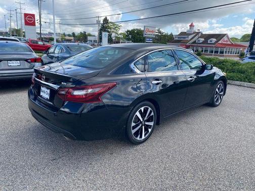 Super Black Clearcoat 2018 Nissan Altima 2.5 SR