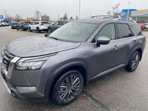 2025 Nissan Pathfinder SL 4WD