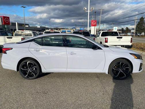 2025 Nissan Altima SR AWD