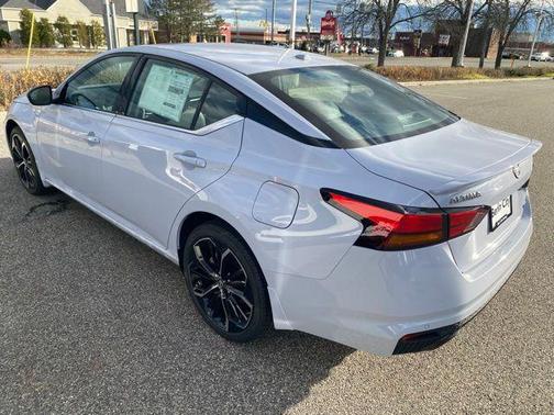 2025 Nissan Altima SR AWD