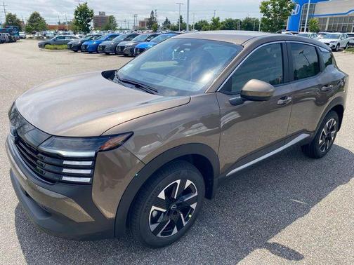 2025 Nissan Kicks SV