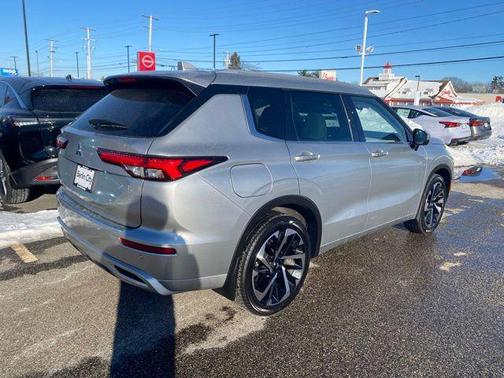 2023 Mitsubishi Outlander PHEV SEL