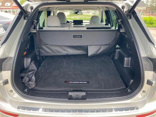Silver 2023 Mitsubishi Outlander PHEV SEL