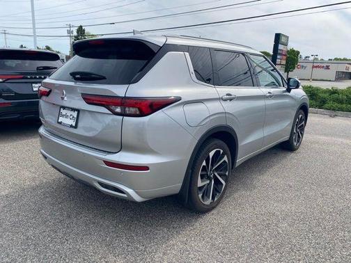 Silver 2023 Mitsubishi Outlander PHEV SEL