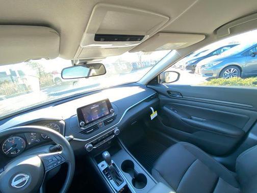 2025 Nissan Altima S FWD