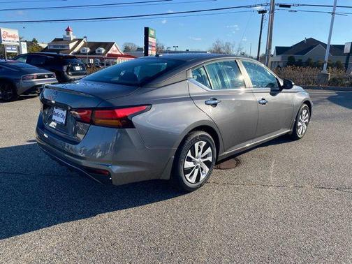 2025 Nissan Altima S FWD