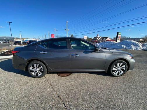 2025 Nissan Altima S FWD