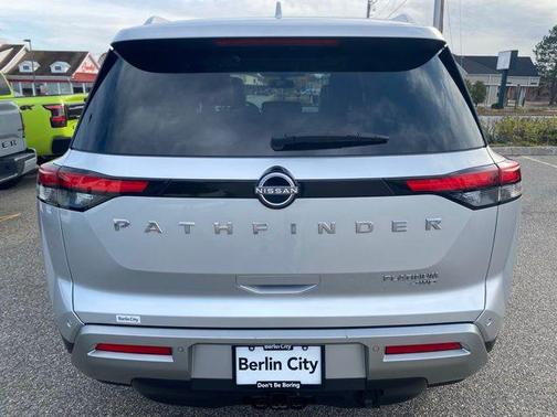 2022 Nissan Pathfinder Platinum 4WD